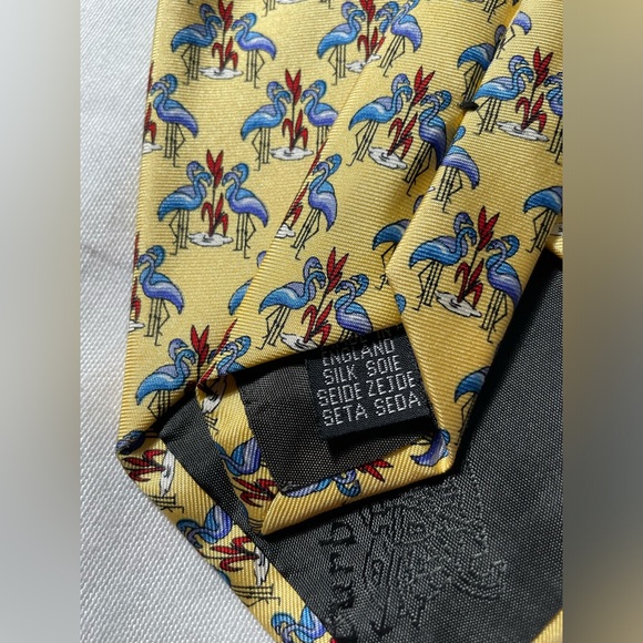 VTG Burberrys Flamingo Print 100% Silk neck tie Made in England - Picture 3 of 5